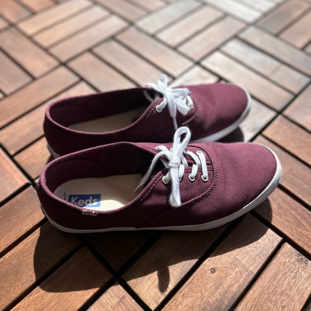 Keds in color Fig, size 7.5 US